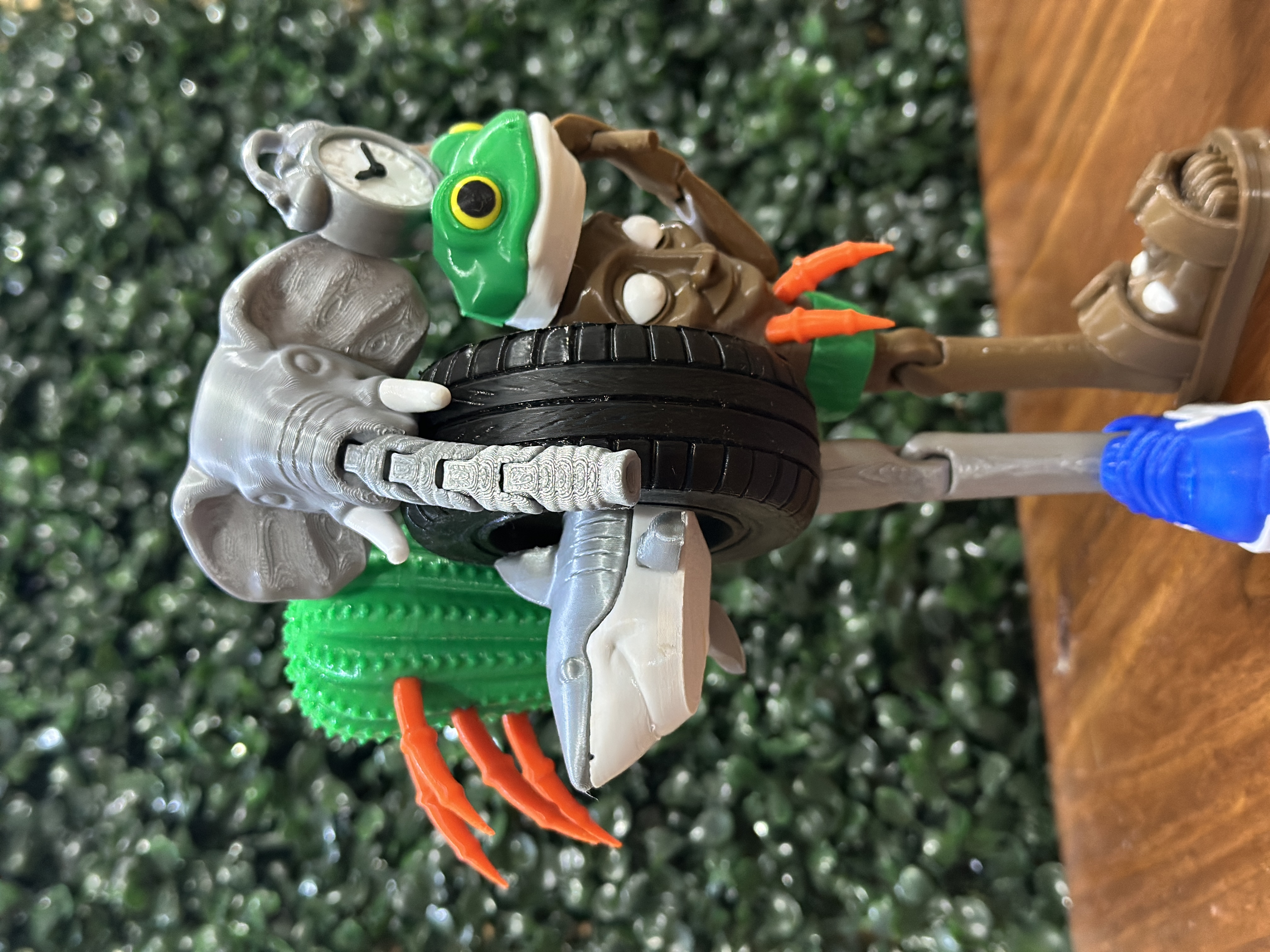 Figura Brainrot Final Boss / Mega Amalgama Meme 3D 🦈🐘🐸🌵💥